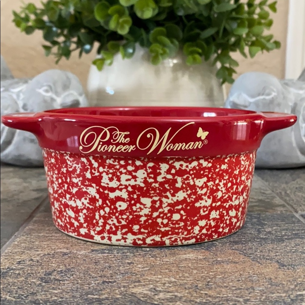 Pioneer Woman Ceramic Cocotte 3 Wick Candle